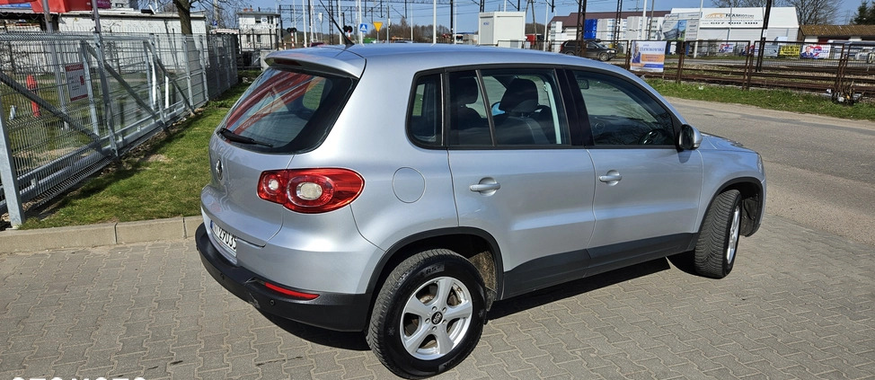 Volkswagen Tiguan cena 33500 przebieg: 240000, rok produkcji 2010 z Nidzica małe 79